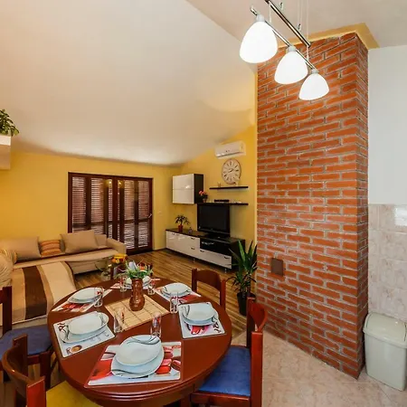 Two Beautiful Apartments Near The Sea Kastela Exterior photo