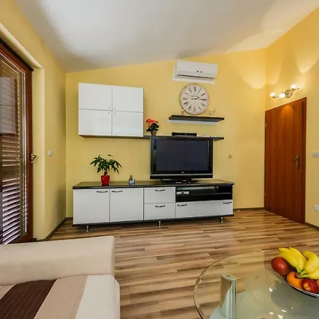 Two Beautiful Apartments Near The Sea Kastela Exterior photo