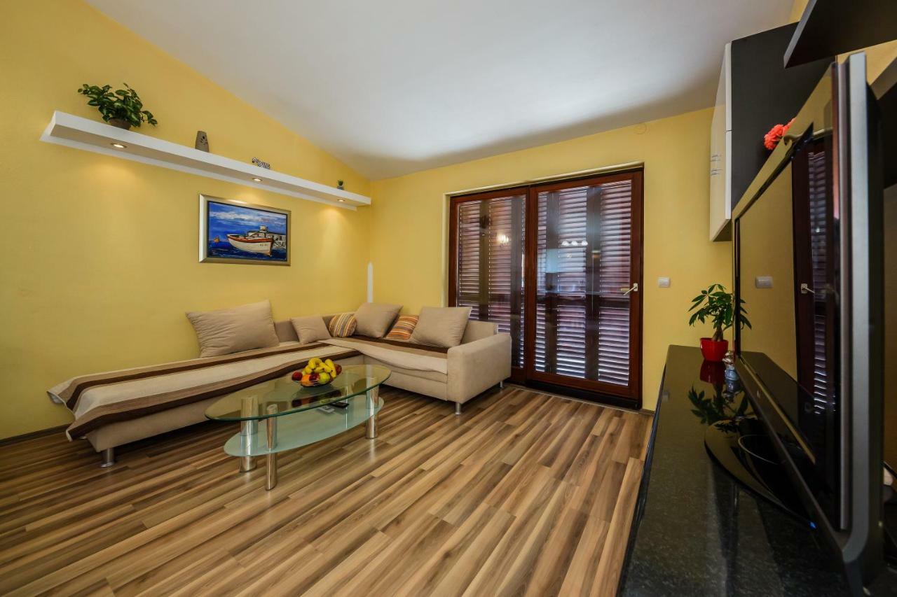 Apartment Two Beautiful Near The Sea